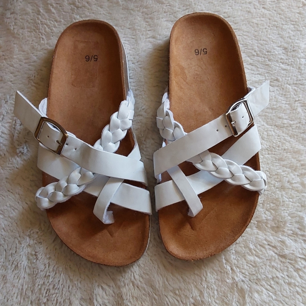 🌺 NEW White Braided Strap Sandals